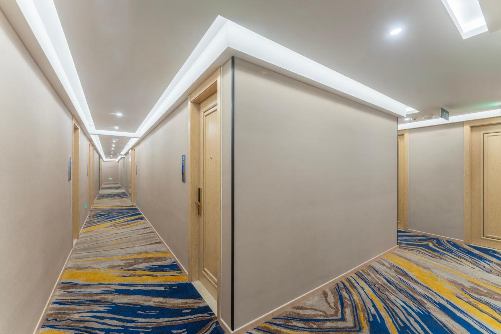 Manhua Hotel-provides Free Shuttle Service To Disneyland Xangai