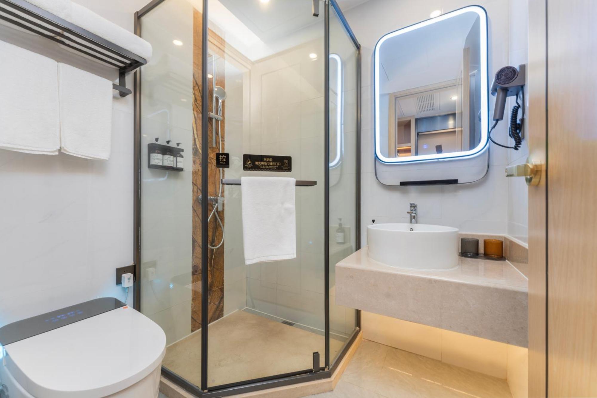 Manhua Hotel-provides Free Shuttle Service To Disneyland 3* Shanghai