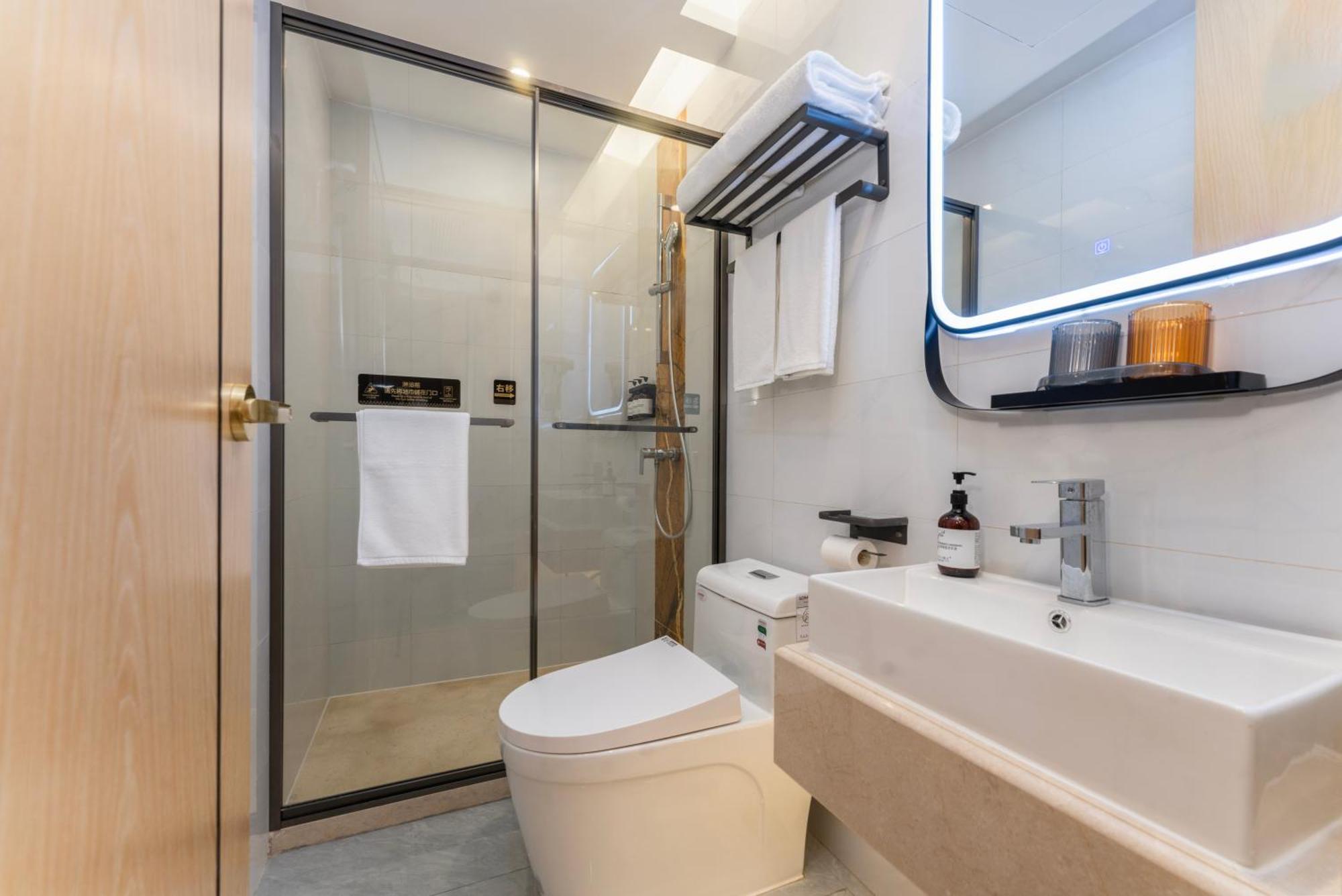 Hotel Manhua Hotel-provides Free Shuttle Service To Disneyland 3*